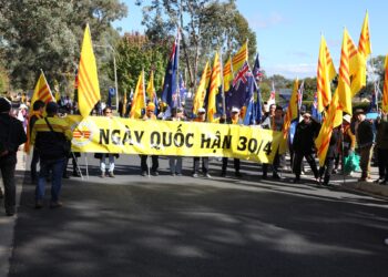 Biểu tình Quốc hận 30/4 trước đại sứ quán CSVN ở Sydney